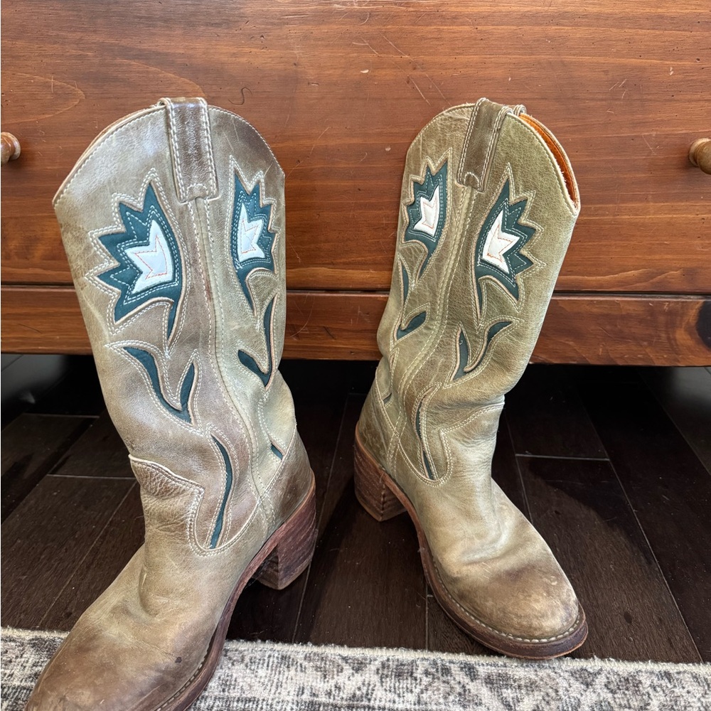 Vintage Frye Sabrina Floral Boots - Picture 6 of 6
